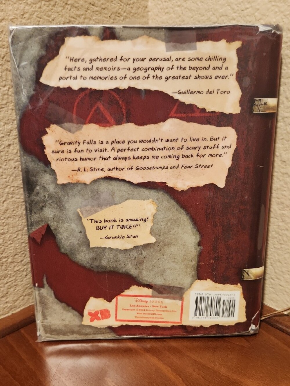 Gravity Falls Books: Journal 3 & Dipper's Guide to Mystery - Picture 7 of 11